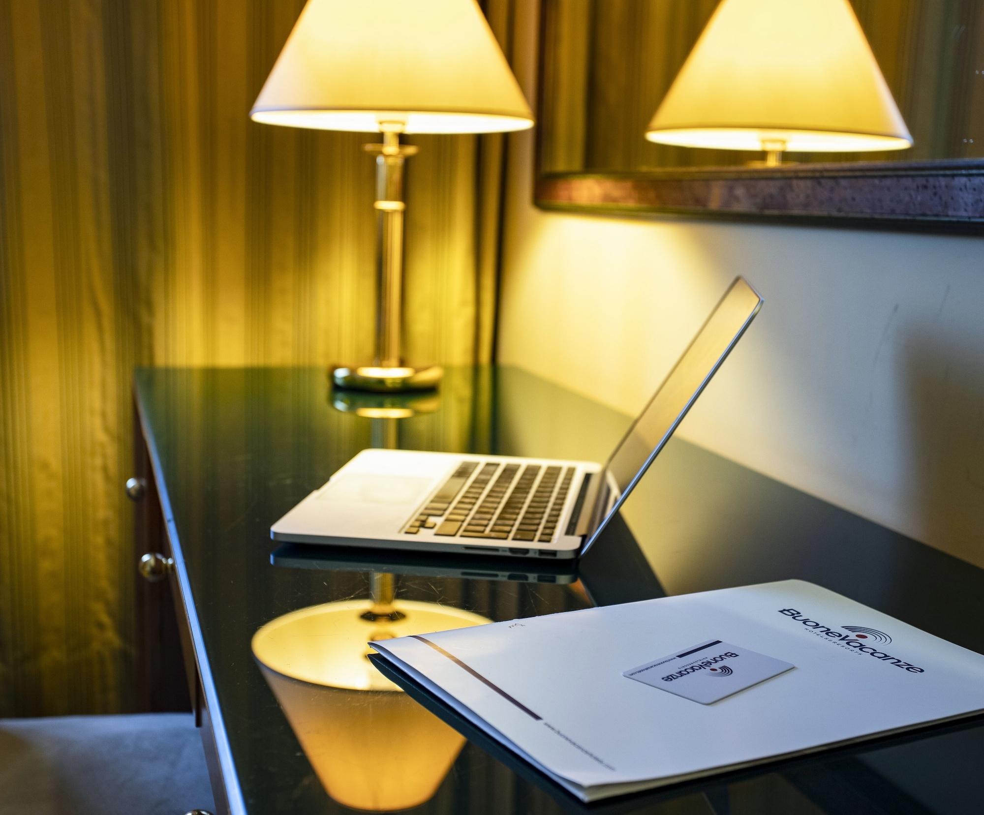 Bv Hotel Oly Рим Экстерьер фото