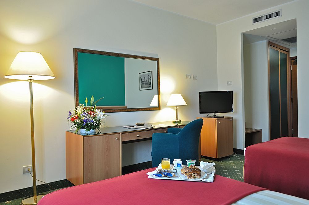 Bv Hotel Oly Рим Экстерьер фото